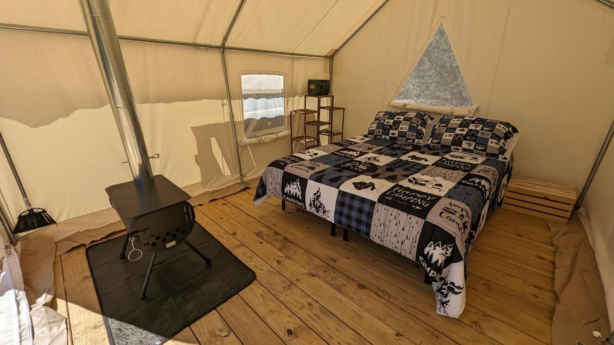 A Peace Of Heaven Cabins And Rv Vanderpool Экстерьер фото