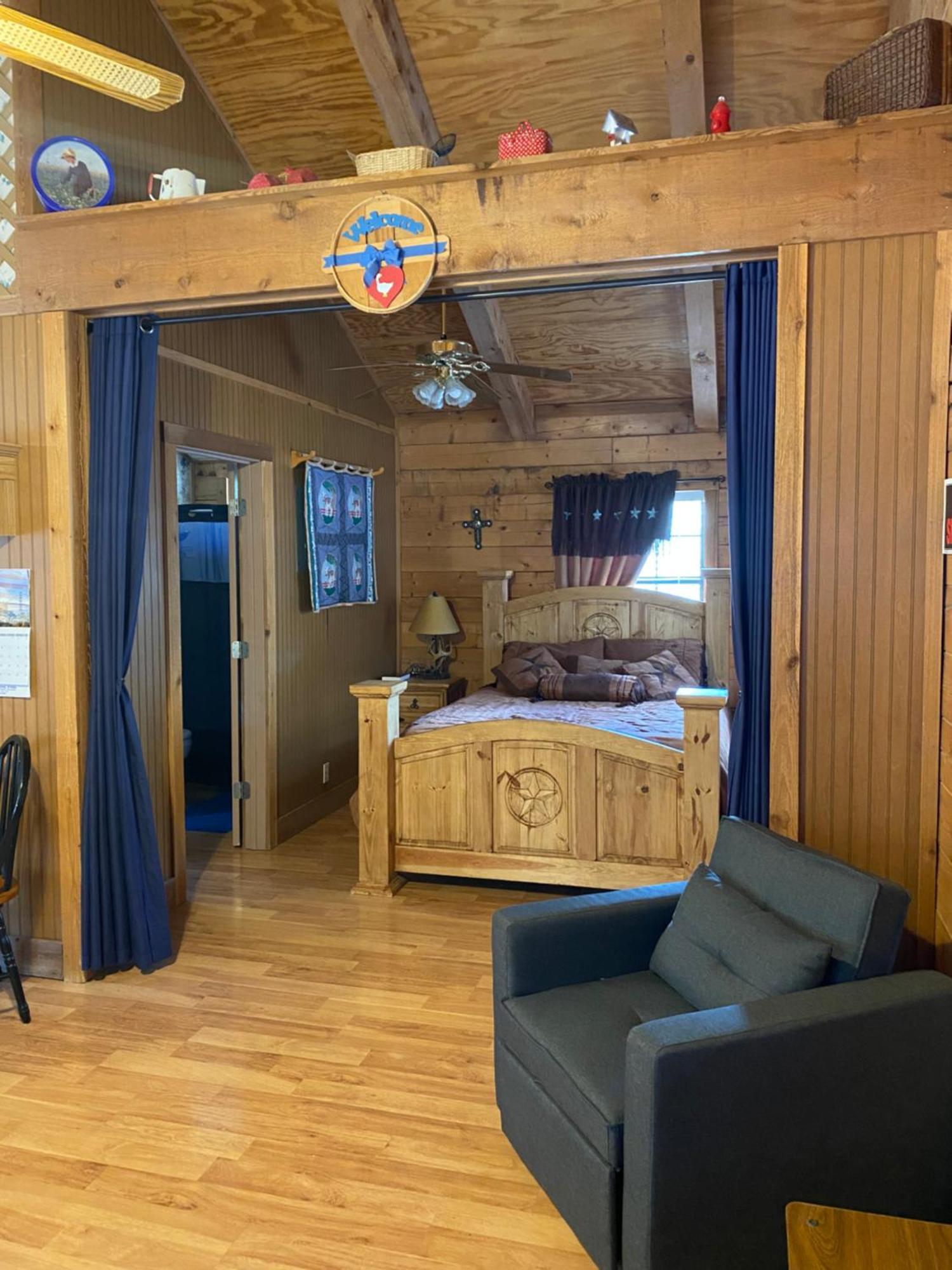 A Peace Of Heaven Cabins And Rv Vanderpool Экстерьер фото