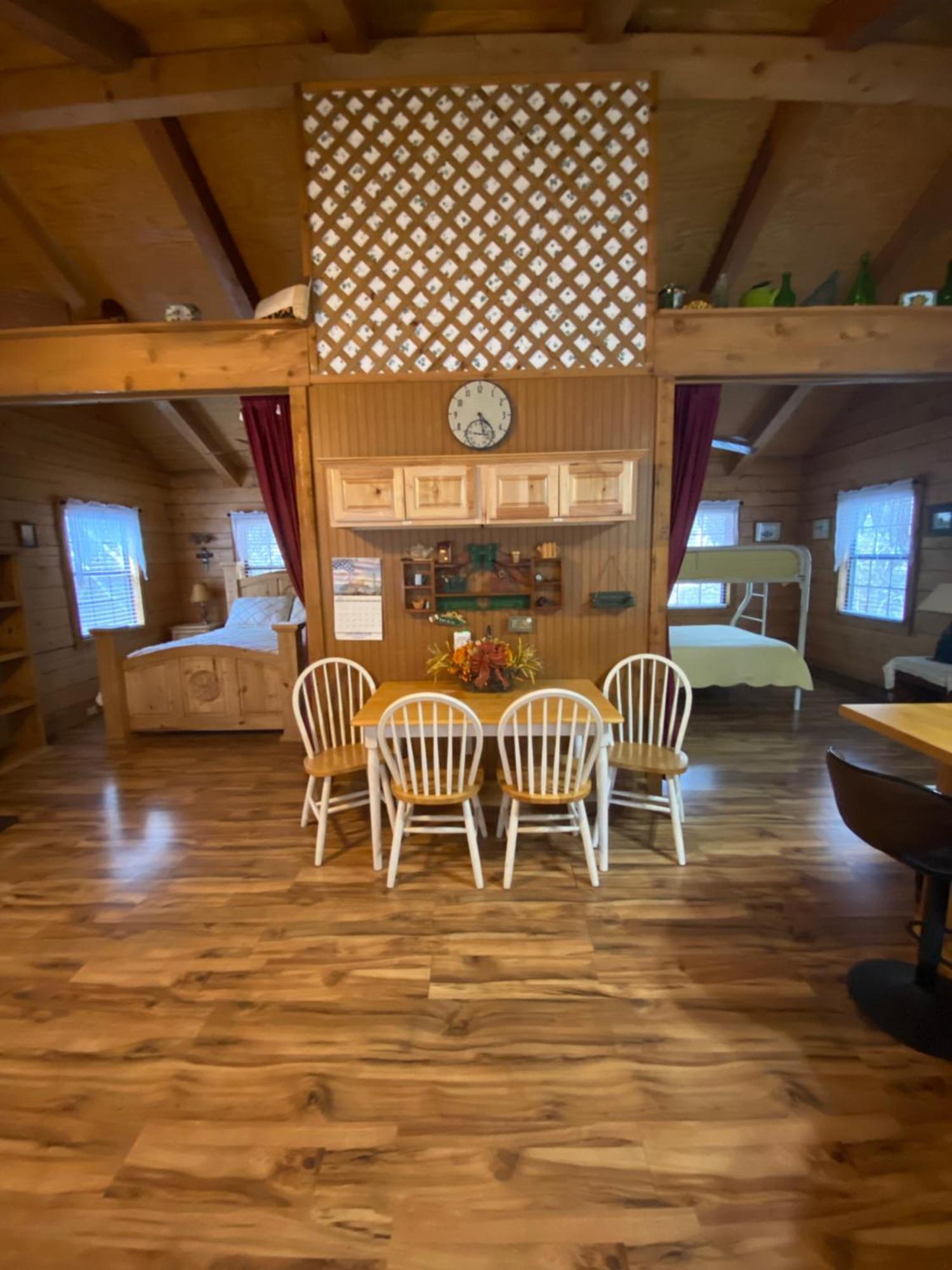 A Peace Of Heaven Cabins And Rv Vanderpool Экстерьер фото